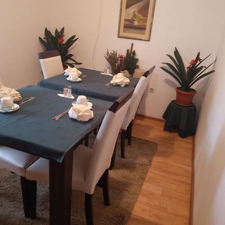 Pansion Mimoza Acomodação com café da manhã Herceg Novi Exterior foto