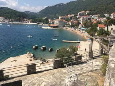 Pansion Mimoza Acomodação com café da manhã Herceg Novi Exterior foto
